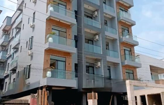 Stunning 2-bedroom apartments in a desirable neighborhood, boasting an impressive array of amenities;