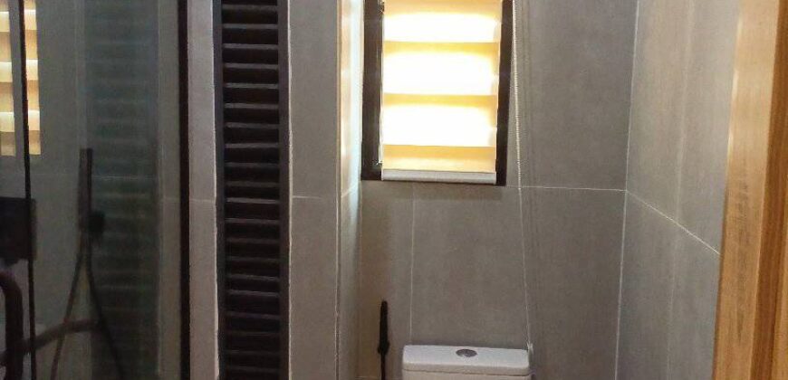 Stunning 2-bedroom apartments in a desirable neighborhood, boasting an impressive array of amenities;