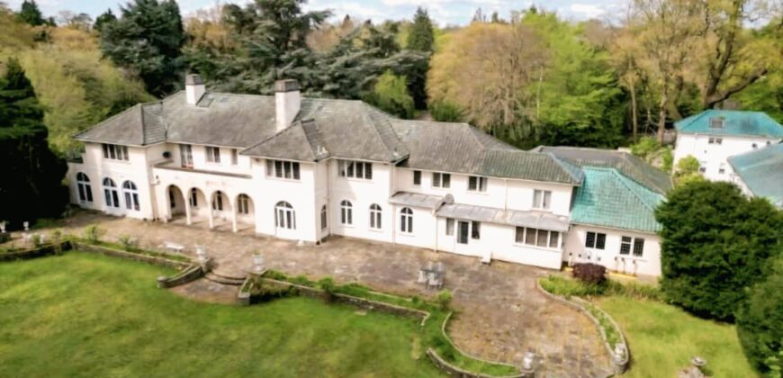 7-bedroom property sitting on 6.7 acres of prime land in the heart  Stanmore. 7-bedroom property sitting on 6.7 acres of prime land in the heart  Stanmore.