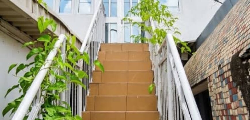COMMERCIAL BUILDING FOR LEASE – S.W. IKOYI