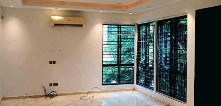 Terrace house for rent in Banana Island