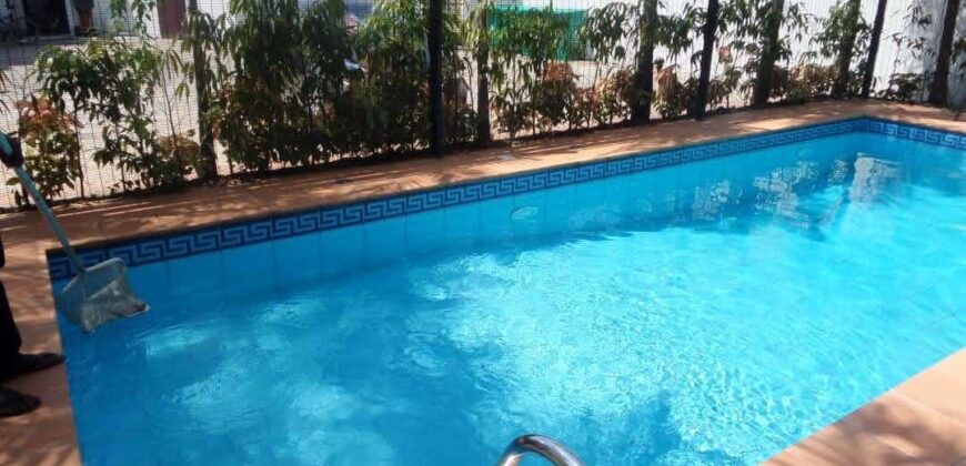 Terrace house for rent in Banana Island