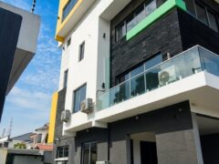 Luxury 5-Bedroom Terrace House