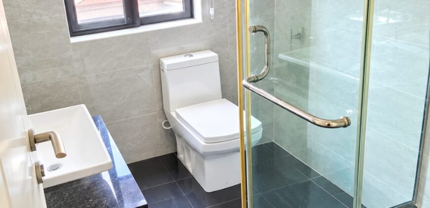 Luxury 5-Bedroom Terrace House